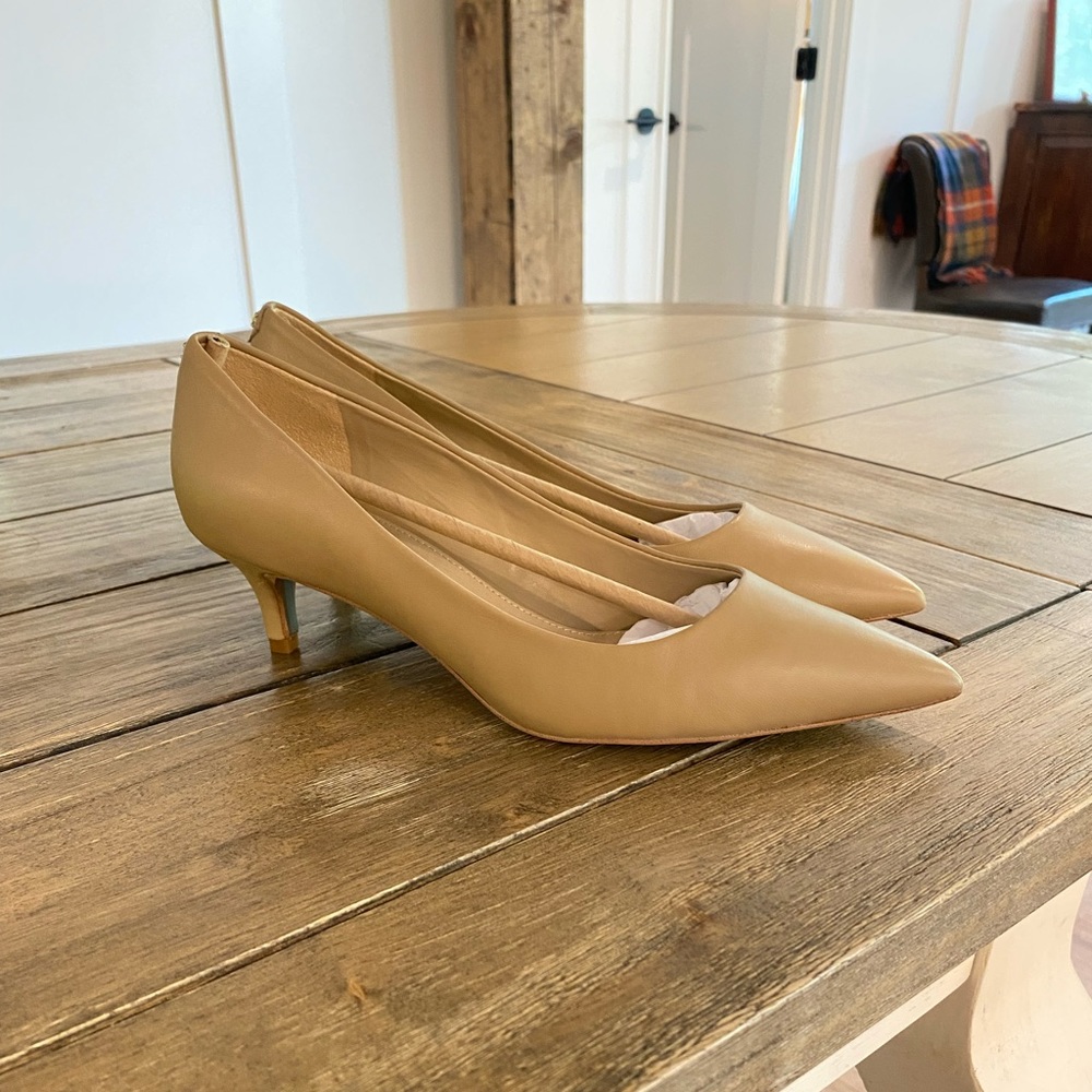 Sam Edelman Dori Kitten Heel soft beige leather
